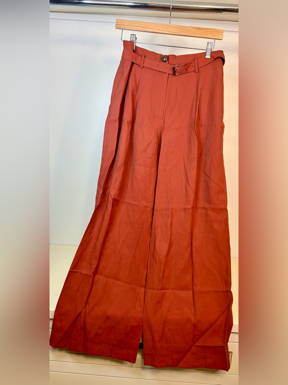 NWT Moon River Men's Wide-Leg Chinos in Rust Red with Matching Belt sz Med